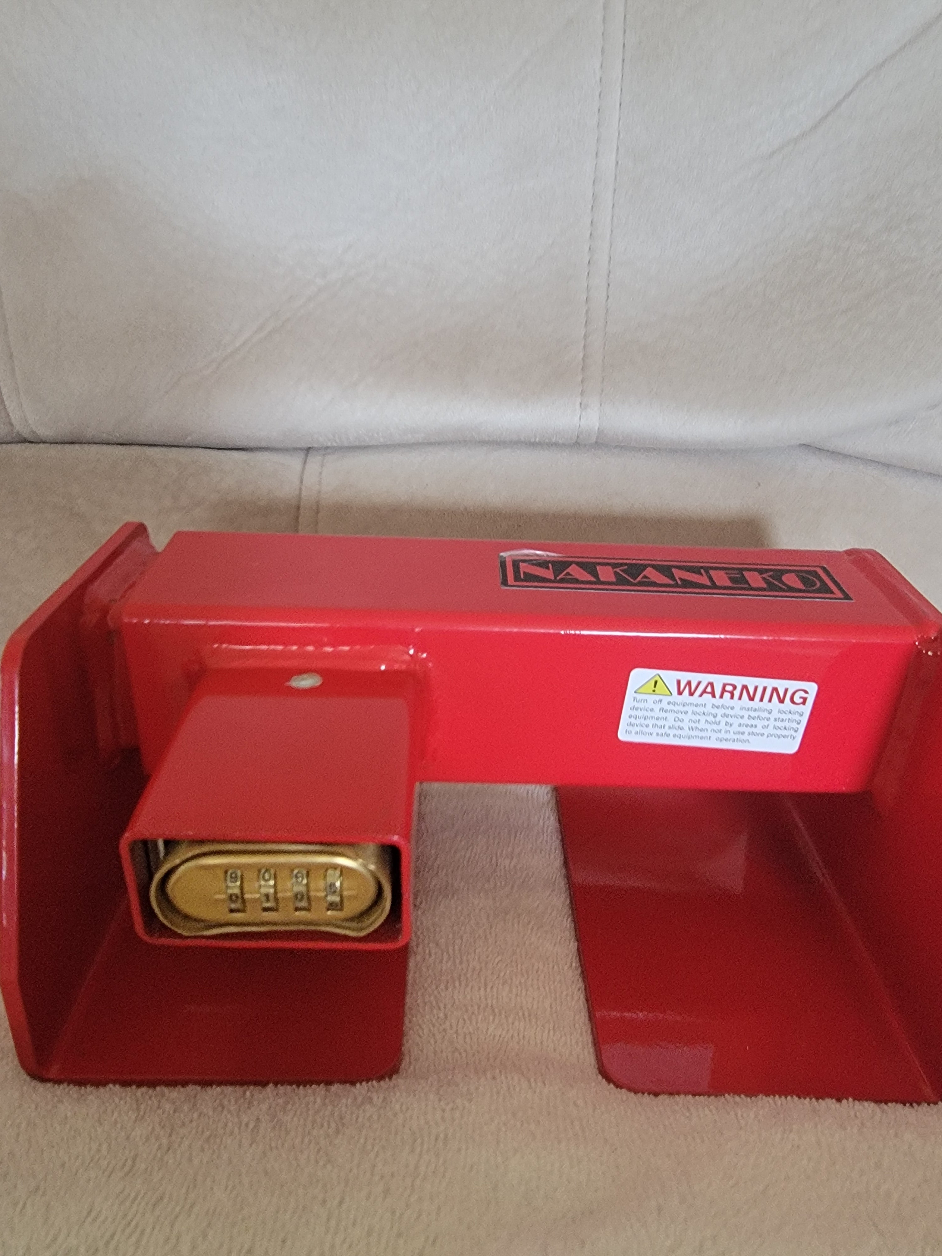 Nakaneko brand heavy duty red lock with combination for a code