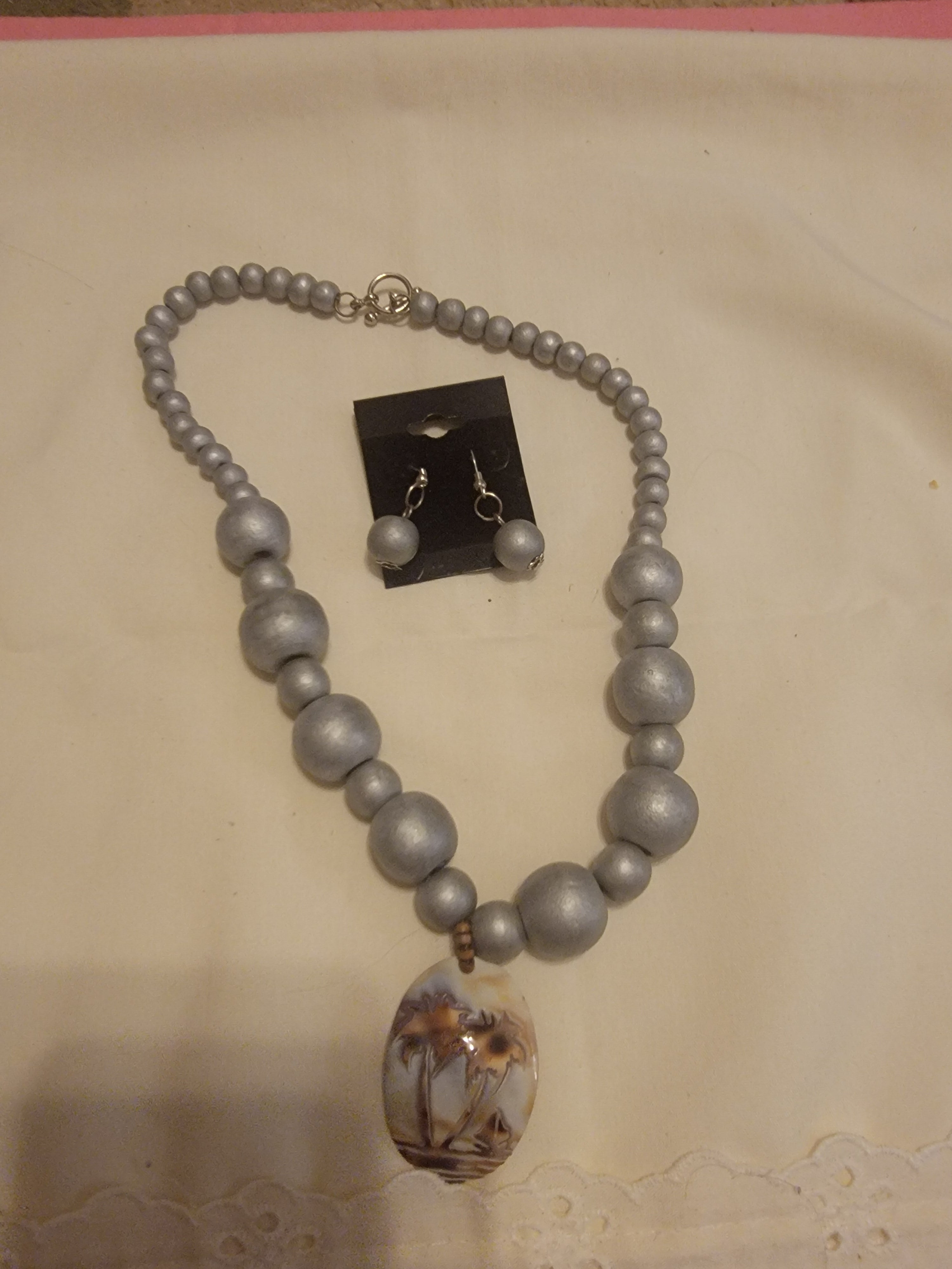 Gray necklace set