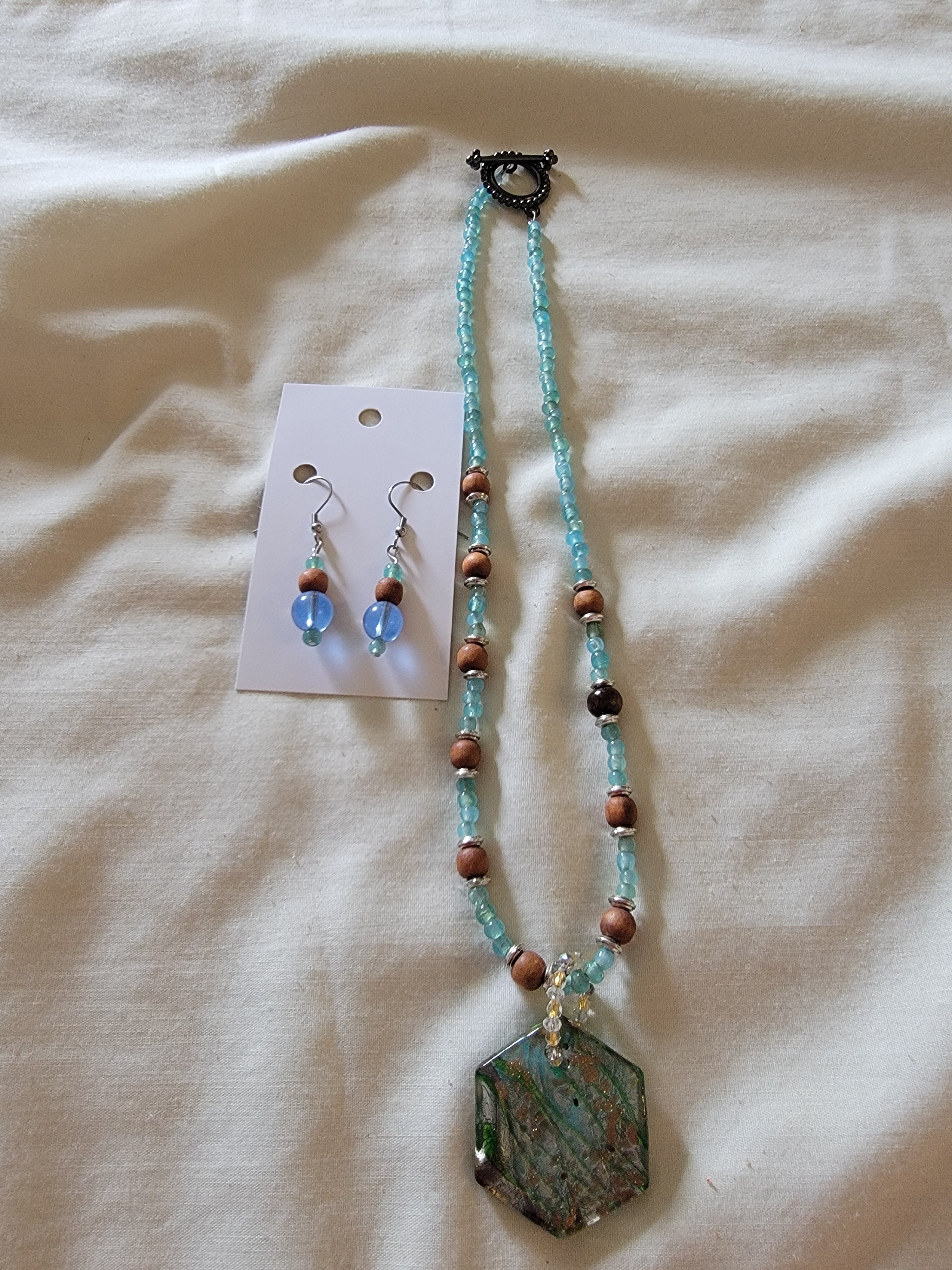 Necklace and earrings set